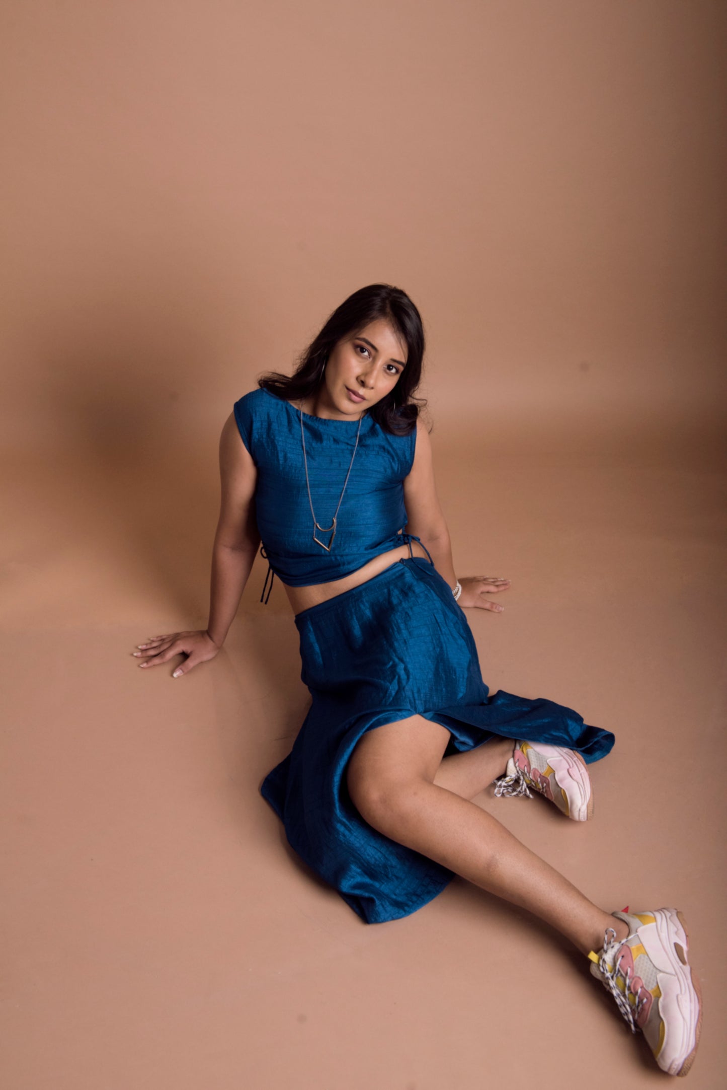 TOP WITH DRAWSTRING HEM & FRONT SLIT SKIRT TEXTURED SET