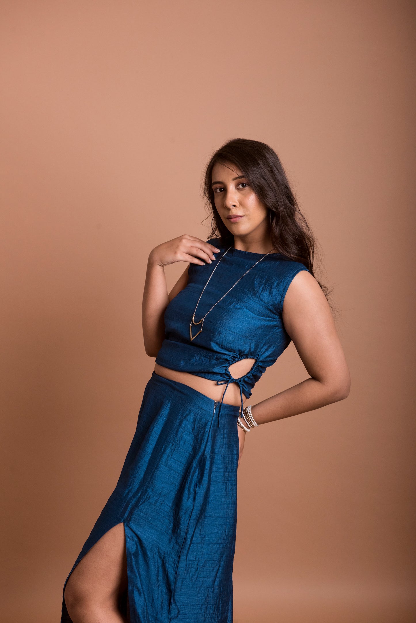 TOP WITH DRAWSTRING HEM & FRONT SLIT SKIRT TEXTURED SET