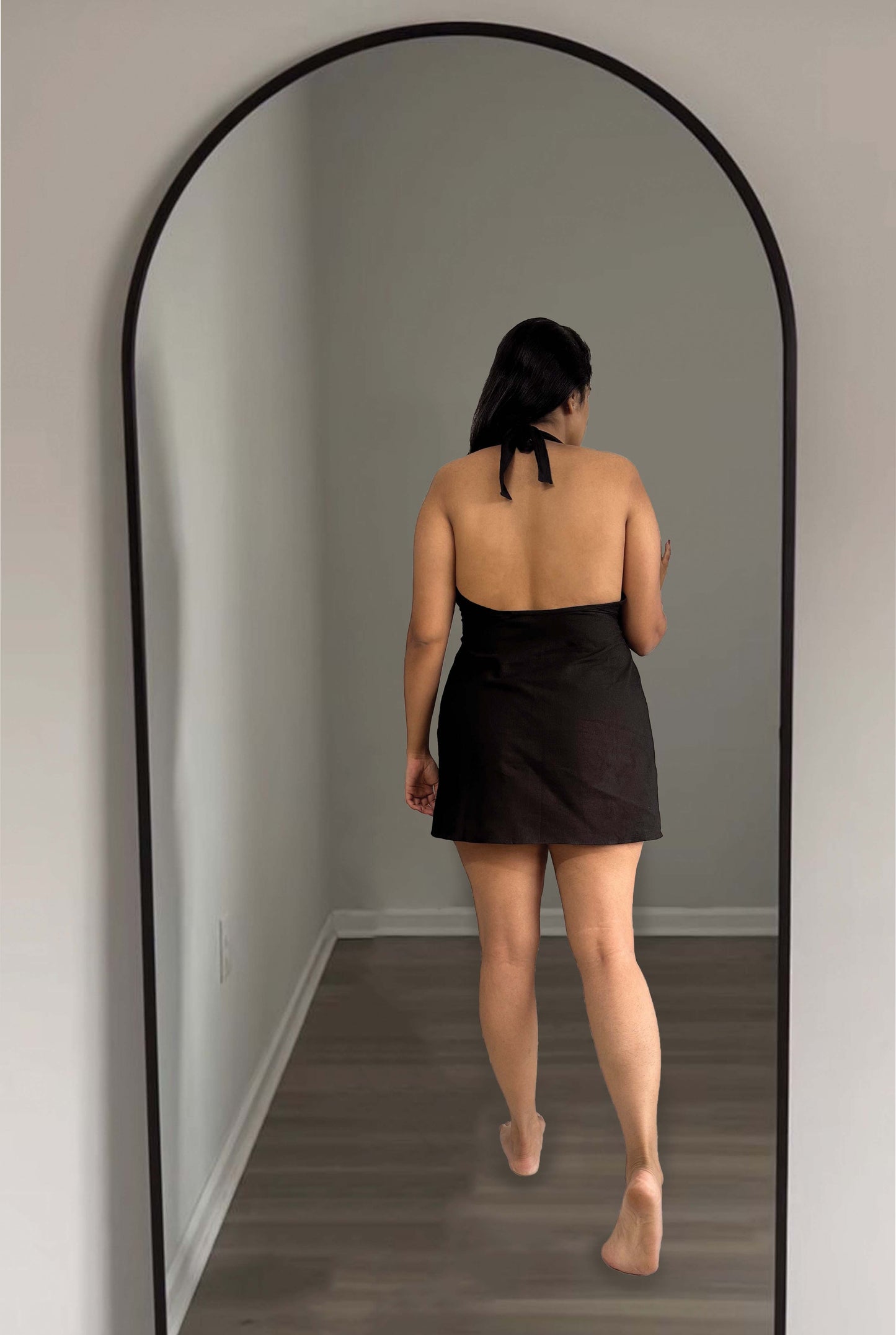 BLACK DRESS WITH DEEP NECK