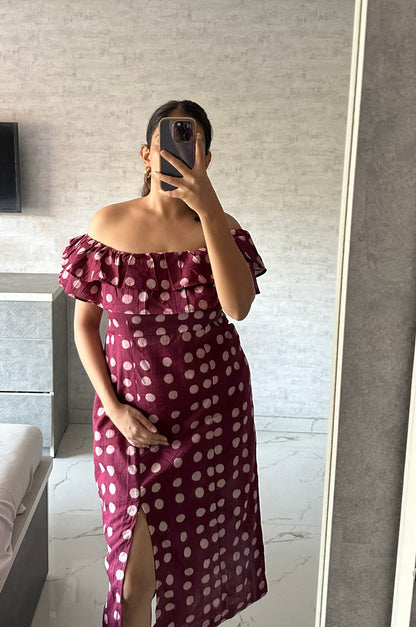 BLACK OFF-SHOULDER POLKA DOT DRESS