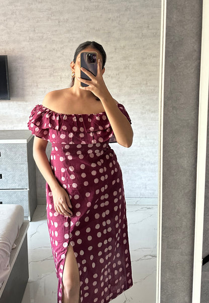 BLACK OFF-SHOULDER POLKA DOT DRESS