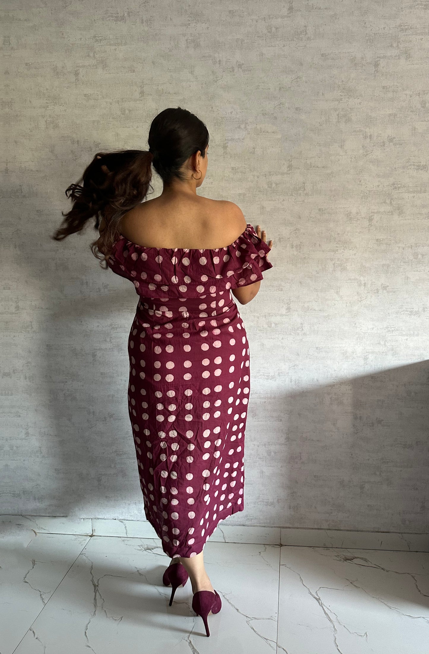 BLACK OFF-SHOULDER POLKA DOT DRESS